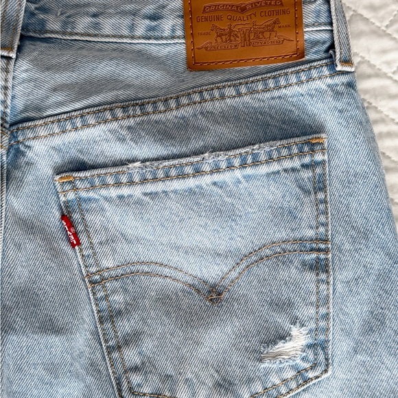 Levi's Light Blue Relaxed Women Jeans 28x27 ripped light wash straight leg pants - Picture 15 of 15